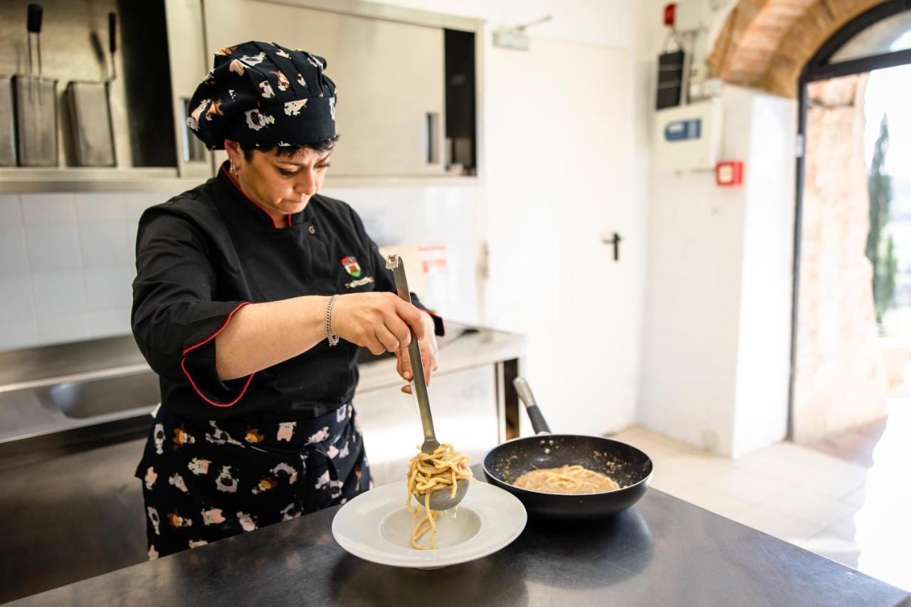 Borgo Laticastelli Hotel Rapolano Terme Bagian luar foto