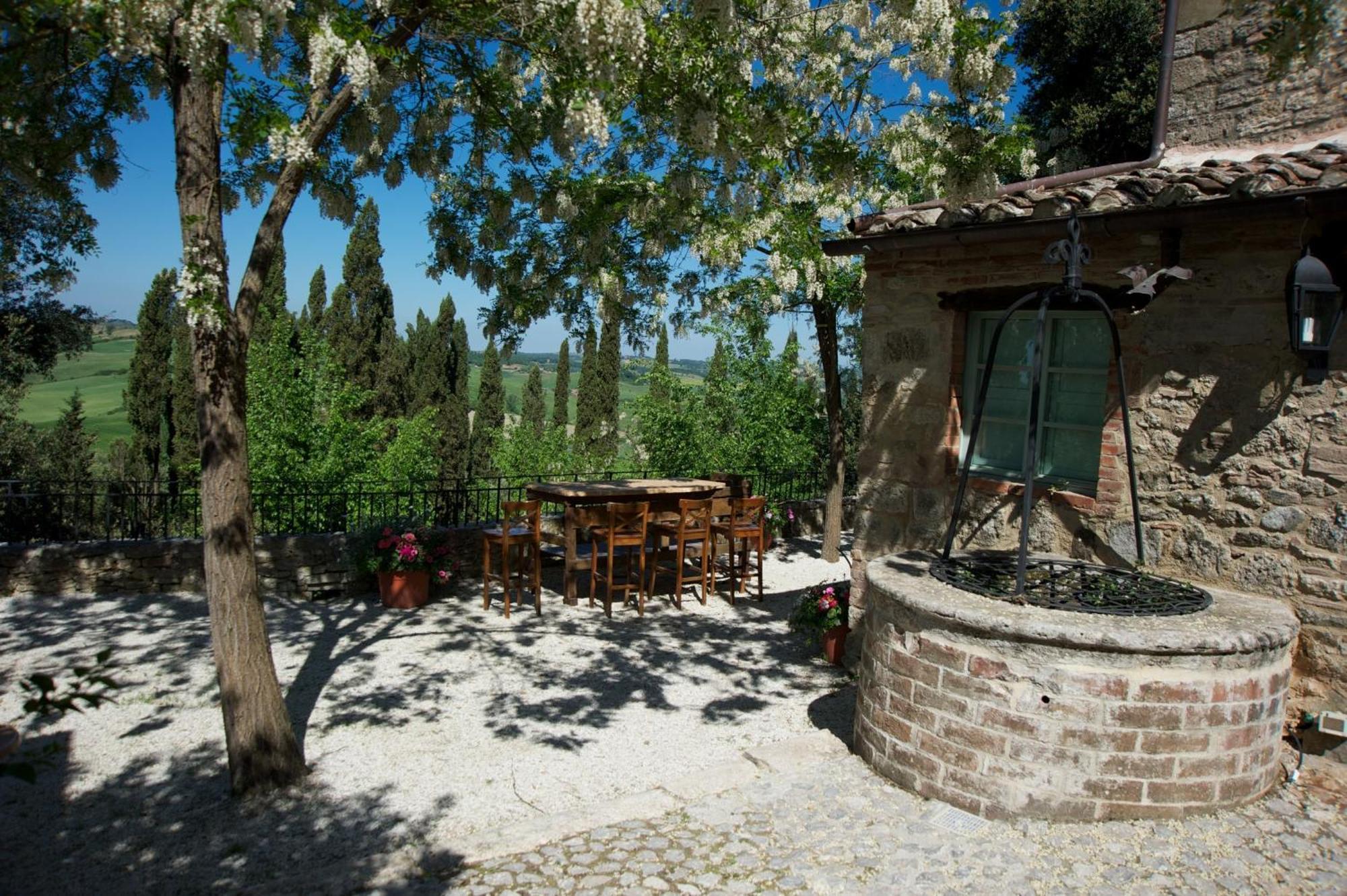 Borgo Laticastelli Hotel Rapolano Terme Bagian luar foto